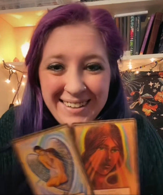 Tarot Readings vs. Spiritual Coaching: What’s the Difference?